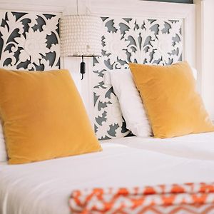 Kleines Zimmer mit zwei Einzelbetten